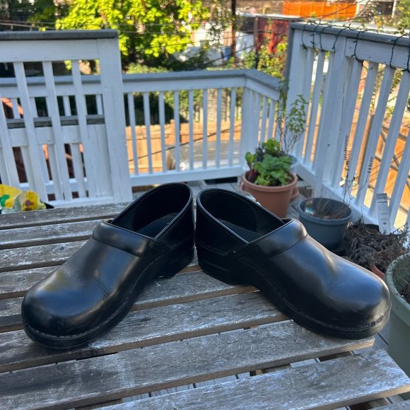 Dansko Black Clogs Size 40 - Picture 8 of 9